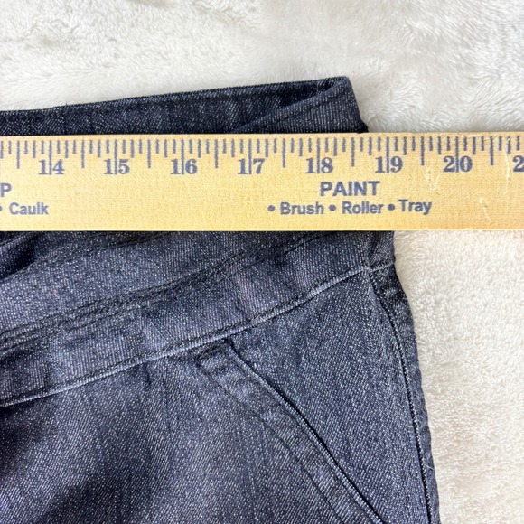 DIAMANTE Jeans Capris Women's 24 Dark Wash Denim Shorts Embellished Belt Buckle - Picture 8 of 8